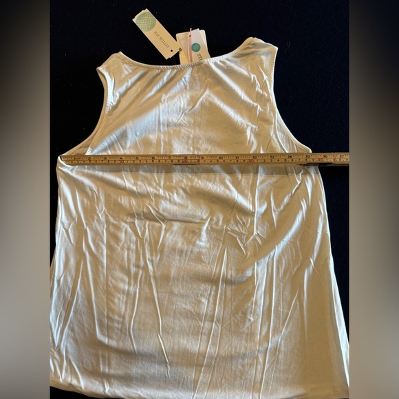 Skies Are Blue White Lace Tank Top - Picture 6 of 6